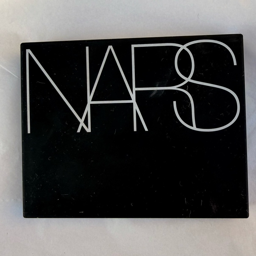 Used NARS Eyeshadow Quad Color: Mahe - Picture 3 of 4